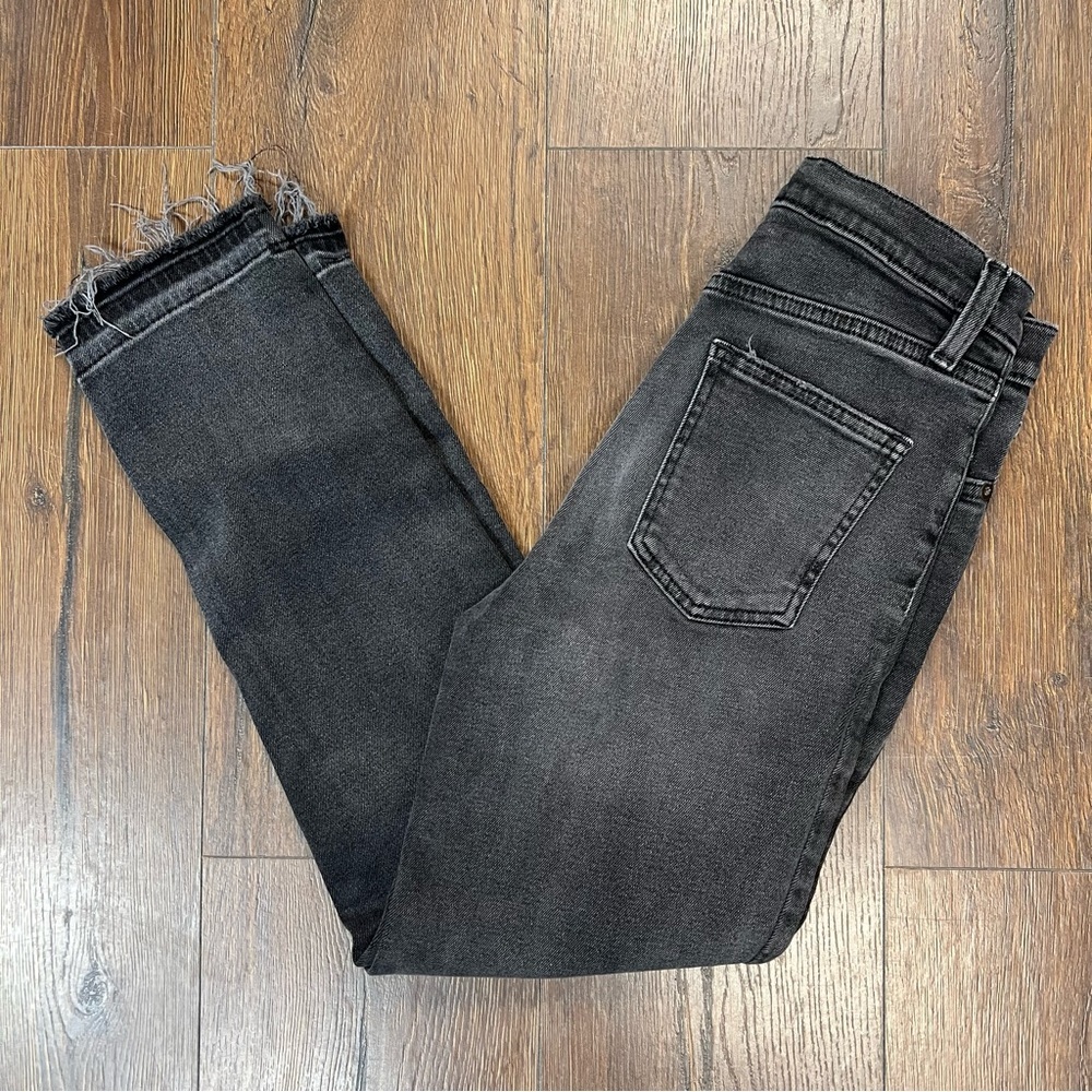 BDG‎ black raw hem girlfriend jean SZ 26/2
